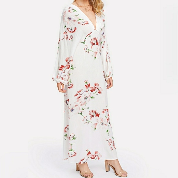 VIVA | Plunge Neck Dolman Sleeve Floral Dress - Picture 3 of 6